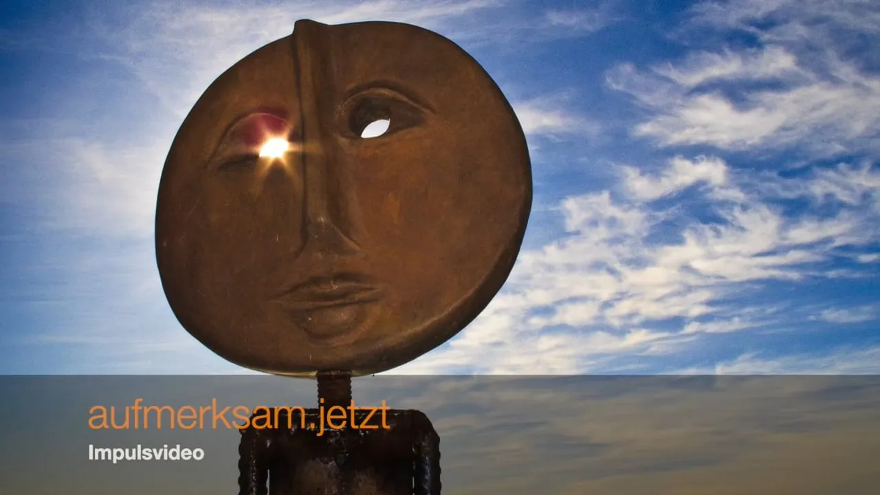 Standbild des Videoimpulses: eine Sonnenskulptur vor blauem Himmel